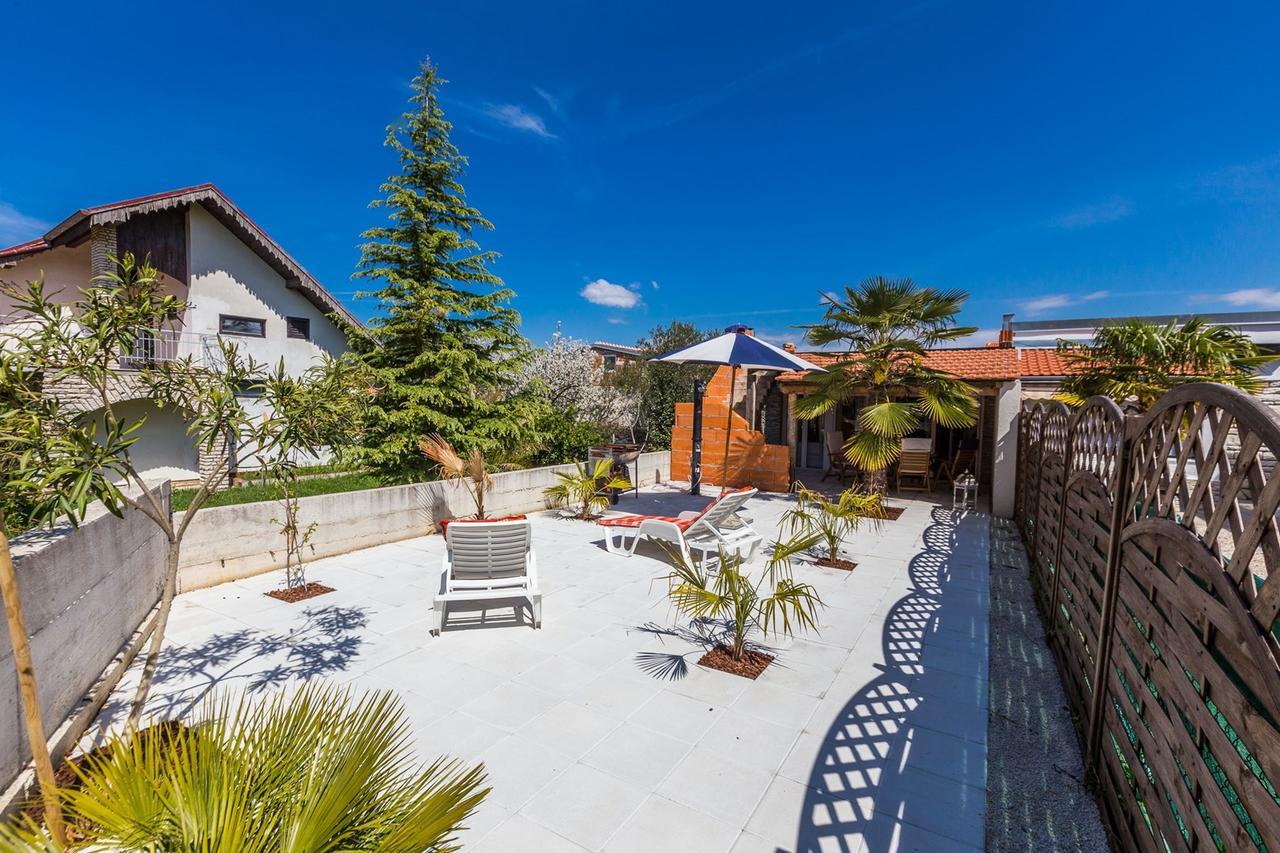 Holliday Home Maxdom Sukošan Esterno foto