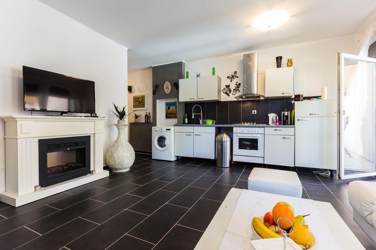 Holliday Home Maxdom Sukošan Esterno foto